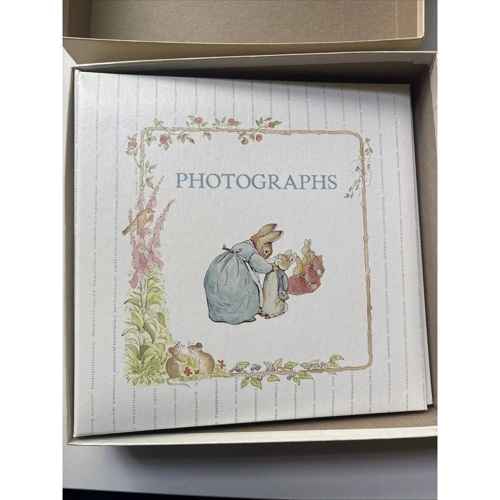 Vintage CR Gibson 1990 Beatrix Potter Peter Rabbit 3 Ring Pocket Page Album